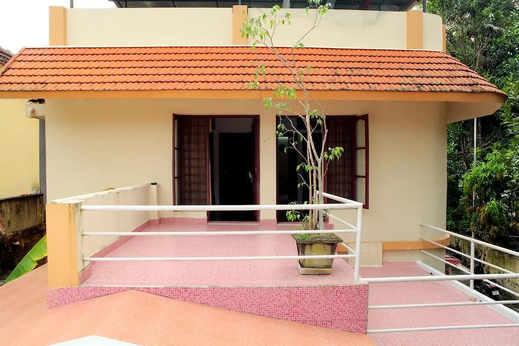 לינה וארוחת בוקר Kochi Das Residency